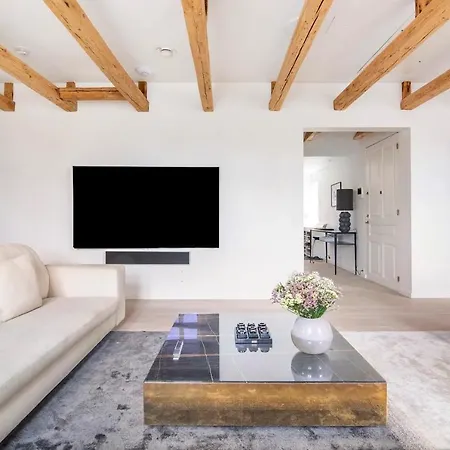 Dinesen Collection Luxury By Kings Square Apartment